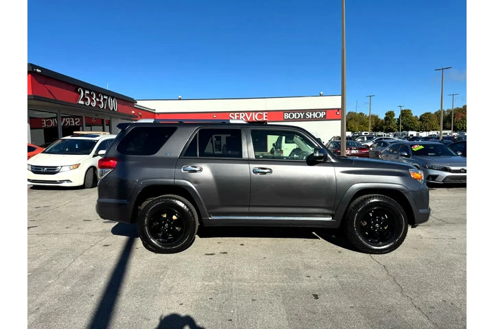 $16980 : 2013 4Runner SR5 4WD image 1