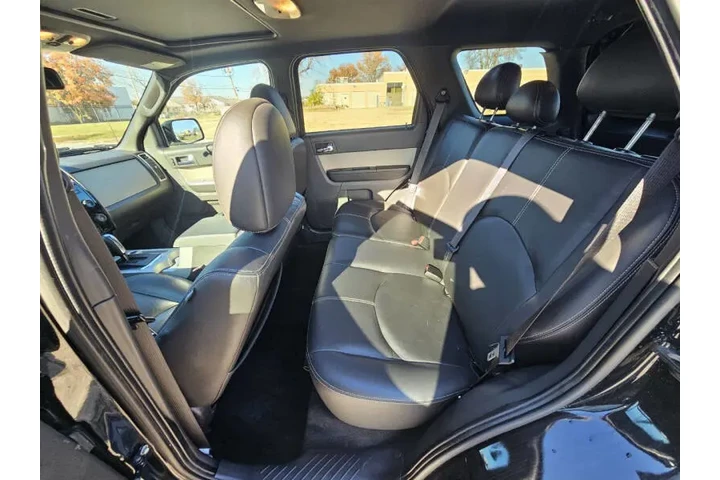 $4500 : 2009 Mariner Premier V6 image 10