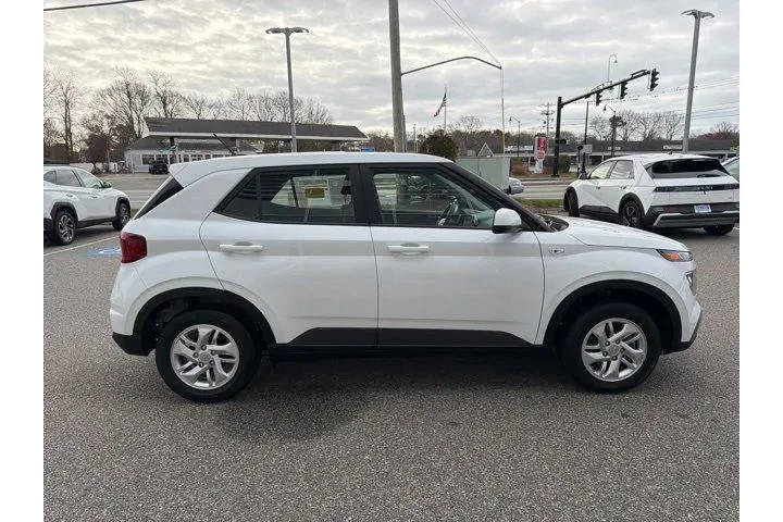 $19977 : Hyundai VENUE 2025 SE 4dr Cr image 5