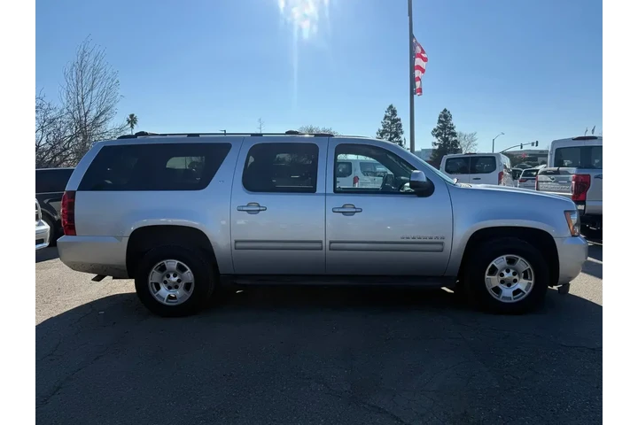 $12500 : Chevrolet Suburban 2014 4x2 image 6