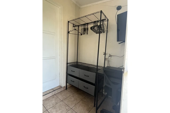 $700 : Cuarto pequeño image 3