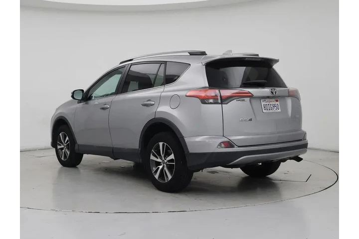 $17998 : Toyota RAV4 2018 XLE 4dr SUV image 2
