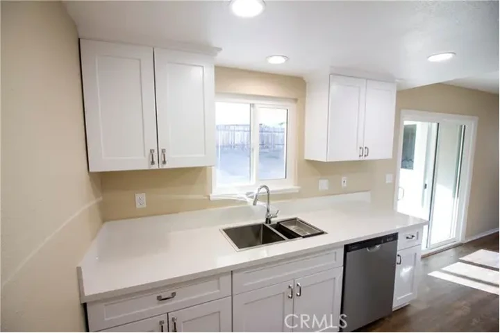 $2625 : BELL ESPACIOSA CASA image 4