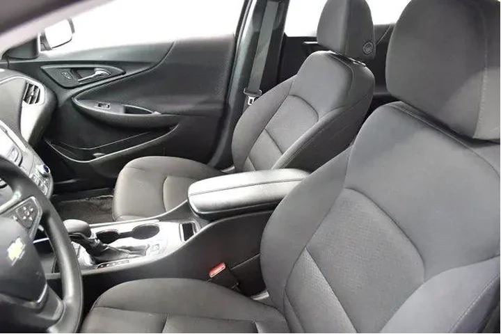 $16994 : Chevrolet Malibu 2024 LT 4dr image 8