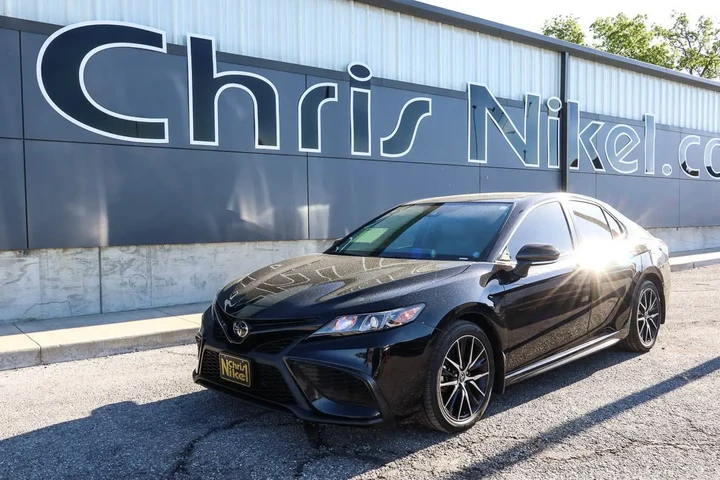 $28887 : 2024 Camry SE Auto AWD image 1