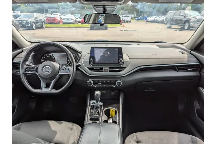 $16995 : 2021 Altima 2.5 SV image 4