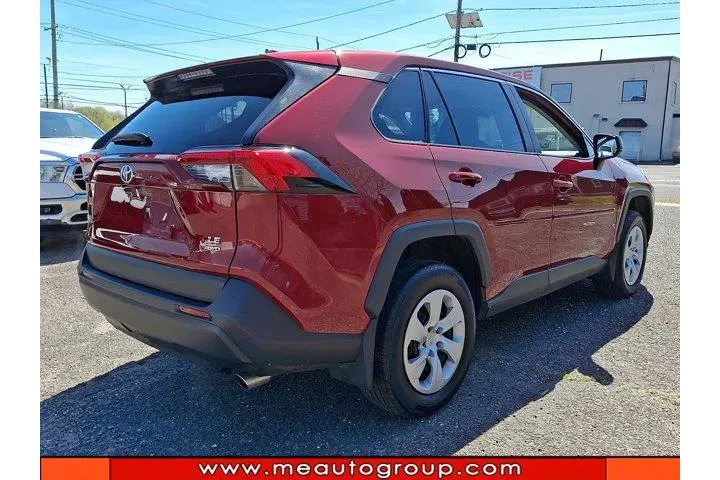 $28575 : Toyota RAV4 2024 AWD LE 4dr image 5