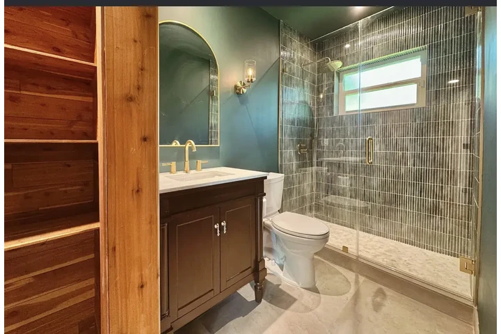 $1700 : Esta casa de 3 habitaciones y image 3