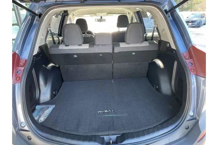 $9500 : Toyota RAV4 2013 AWD LE 4dr image 6