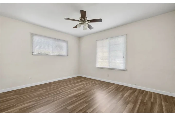 $2480 : 3Bed 2Bath House in South Gate image 5