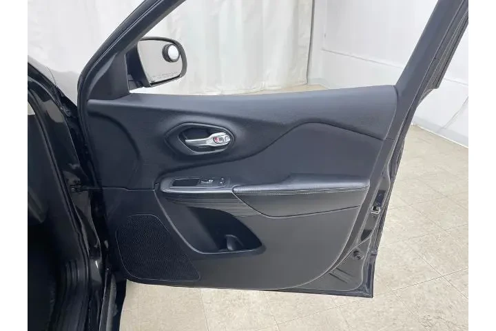 $10988 : Jeep Cherokee 2016 Latitude image 9