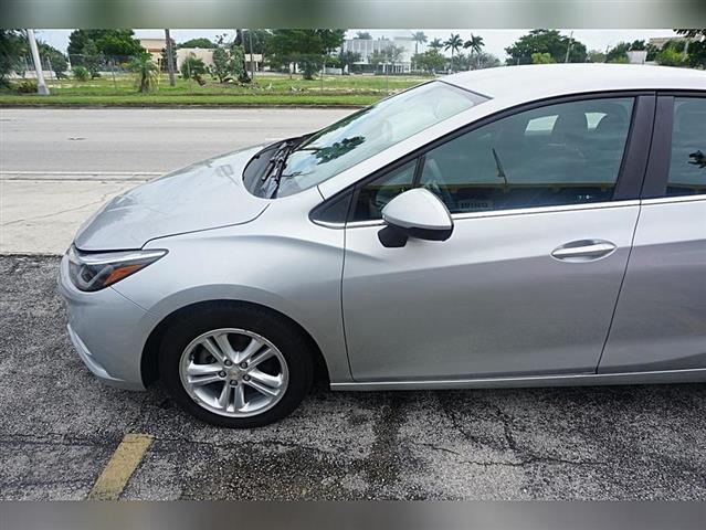 $9999 : 2017 Chevrolet Cruze Sdn image 4