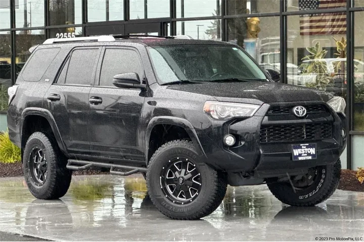 $28903 : Toyota 4Runner 2016 4x4 SR5 image 1
