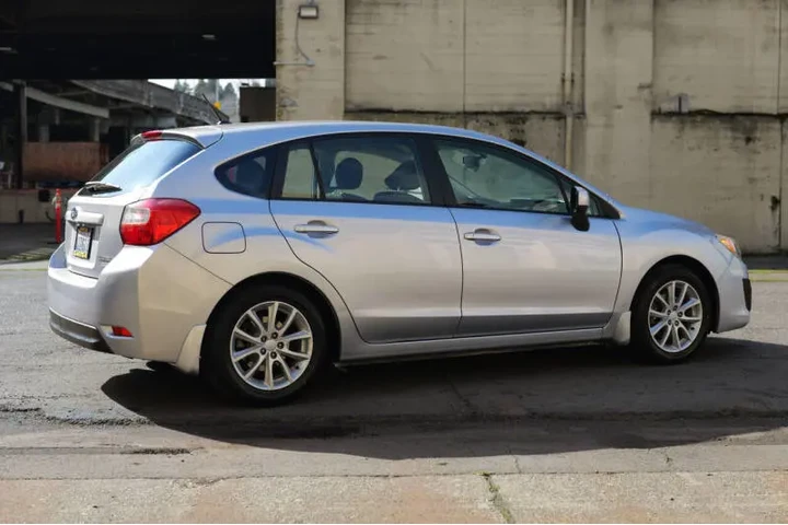 $11988 : 2012 Impreza 2.0i Premium image 9