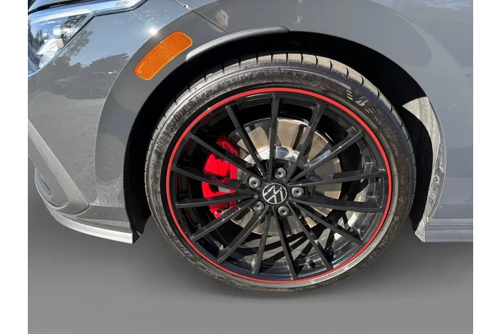 $29244 : Volkswagen Golf GTI 2023 40t image 9