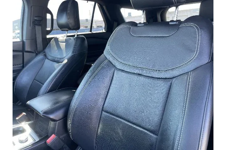 $28362 : Ford Explorer 2021 AWD ST 4d image 7