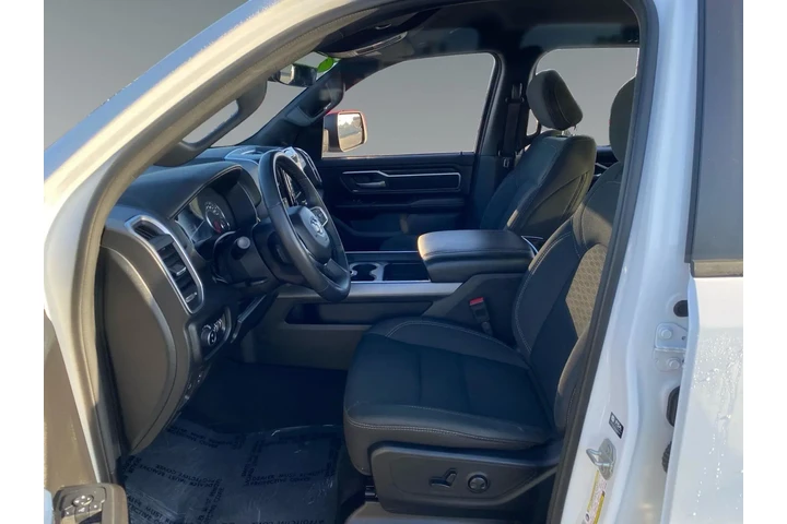 $38456 : Ram 1500 2025 4x4 Big Horn 4 image 9