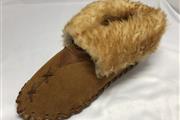 $84 : Women's/Men's Leather Slippers thumbnail