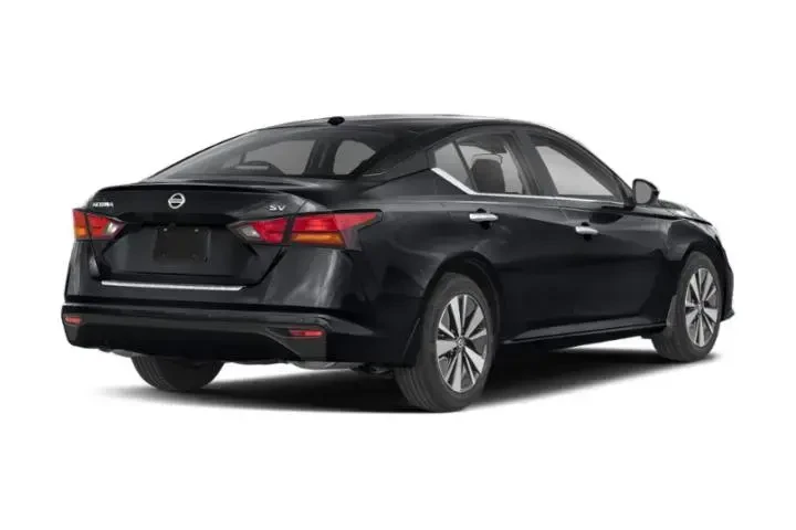 $13999 : Nissan Altima 2022 2.5 SV 4d image 2