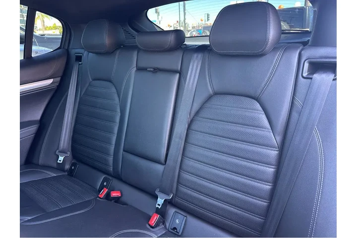 $29997 : 2022 Stelvio Veloce image 10