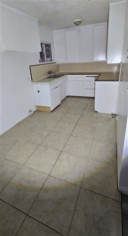 $1950 : Alhambra Apartment For Rent image 2