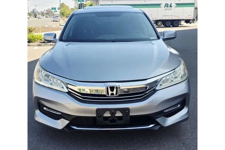 $12950 : 2017 Accord EX image 9