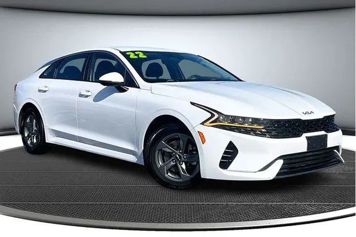 $19500 : Kia K5 2022 LXS 4dr Sedan image 3