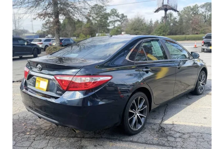 2017 Camry SE image 6