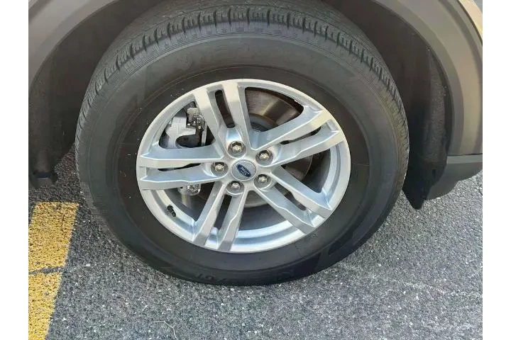 $29360 : Ford Explorer 2023 AWD XLT 4 image 9