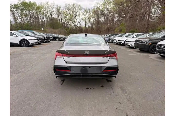 $21500 : Hyundai ELANTRA 2024 Limited image 5