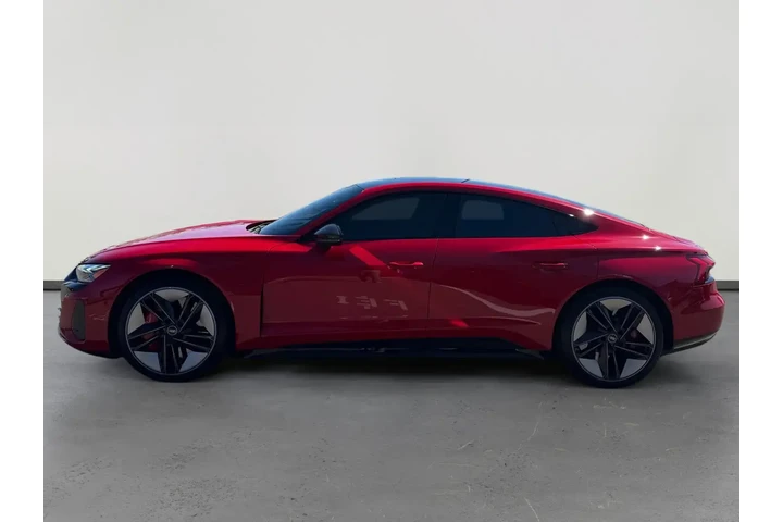 Audi RS e-tron GT 2022 AWD q image 2