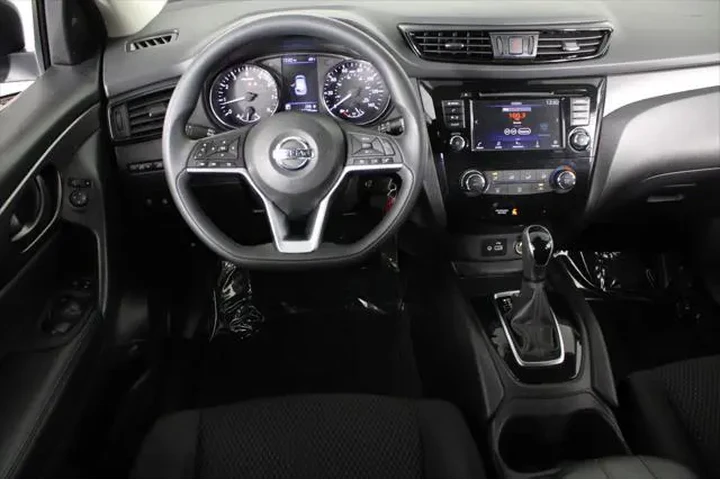$16675 : Nissan Rogue Sport 2020 S 4d image 6