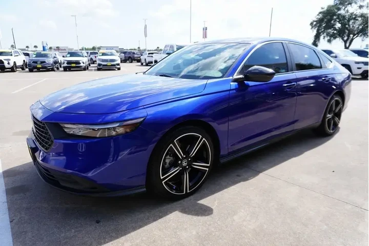 $28488 : Honda Accord Hybrid 2023 Spo image 3