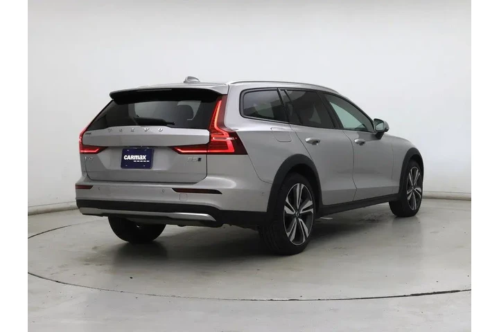 $35998 : Volvo V60 Cross Country 2025 image 8