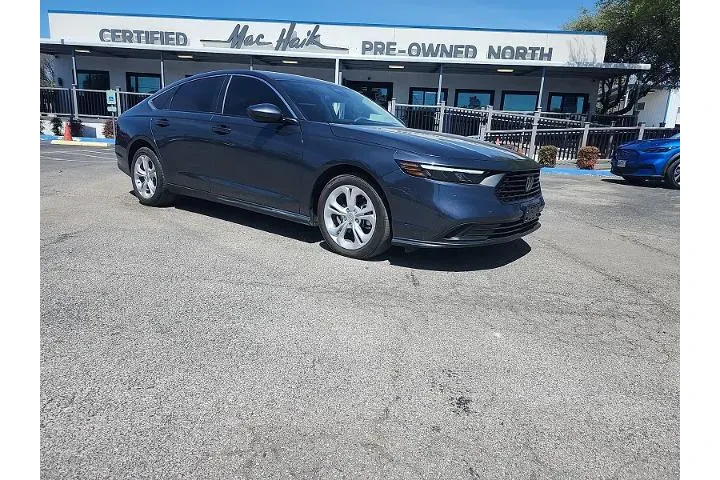 $28698 : Honda Accord 2025 LX 4dr Sed image 1