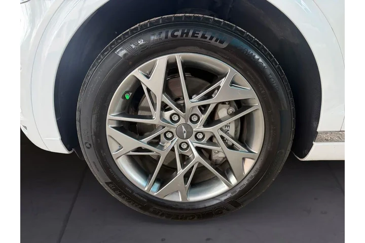 $37995 : Genesis GV70 2025 AWD 2.5T S image 6