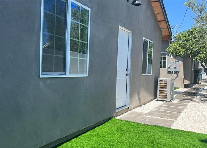 $1750 : 🏠Minutes from LAX✈ & SoFi🏟️ image 1