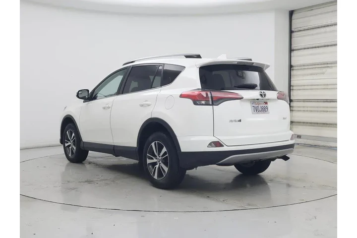 $22998 : Toyota RAV4 2017 XLE 4dr SUV image 2