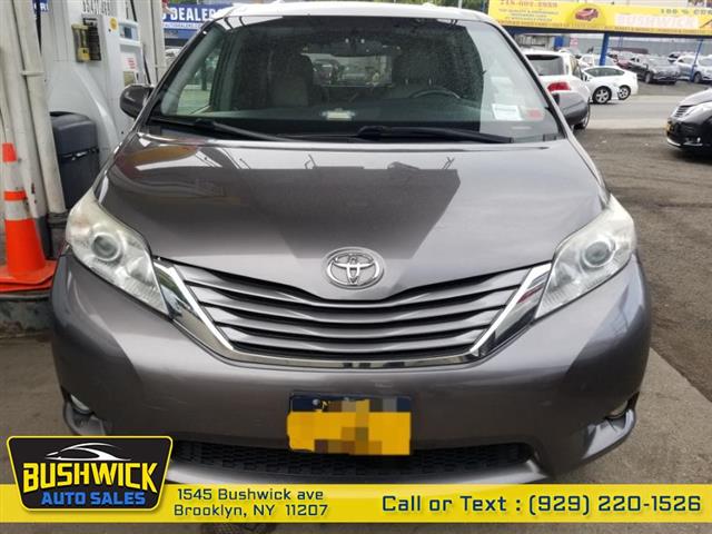 $18995 : Used 2015 Sienna 5dr 8-Pass V image 1