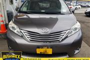 Used 2015 Sienna 5dr 8-Pass V