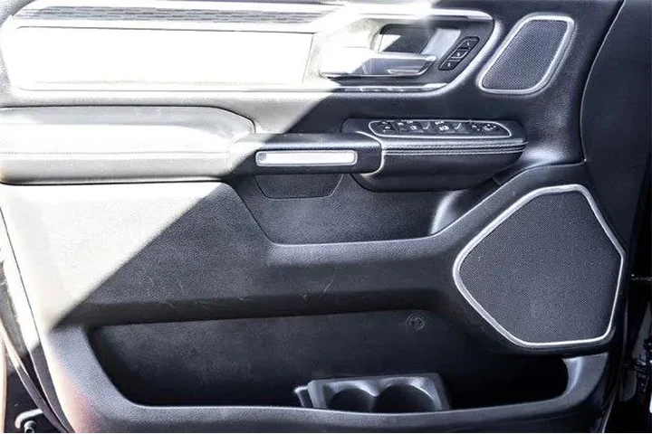 $34285 : Ram 1500 2023 4x2 Laramie 4d image 10