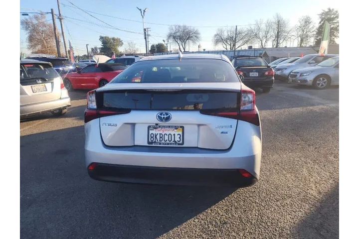 $16999 : 2019 Prius L Eco image 5