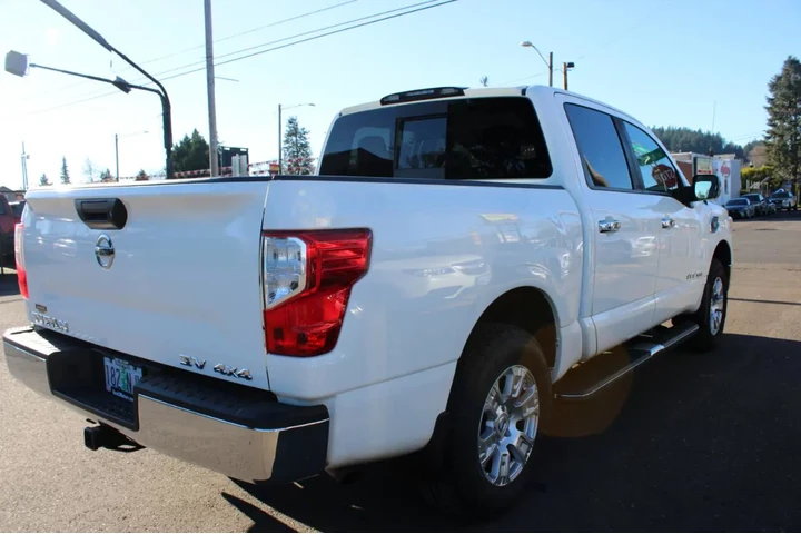 $20495 : 2017 Titan 4x4 Crew Cab SV image 7