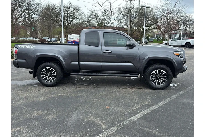 $37708 : Gold Certified 2023 Tacoma TR image 10