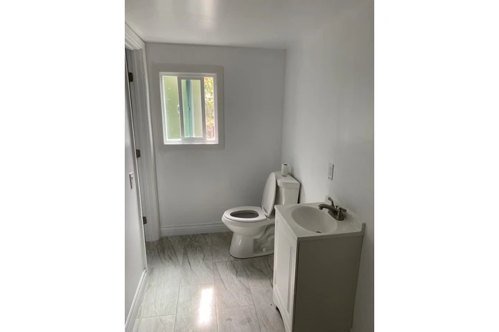 $950 : Cuarto De Renta 5.11.26 image 3