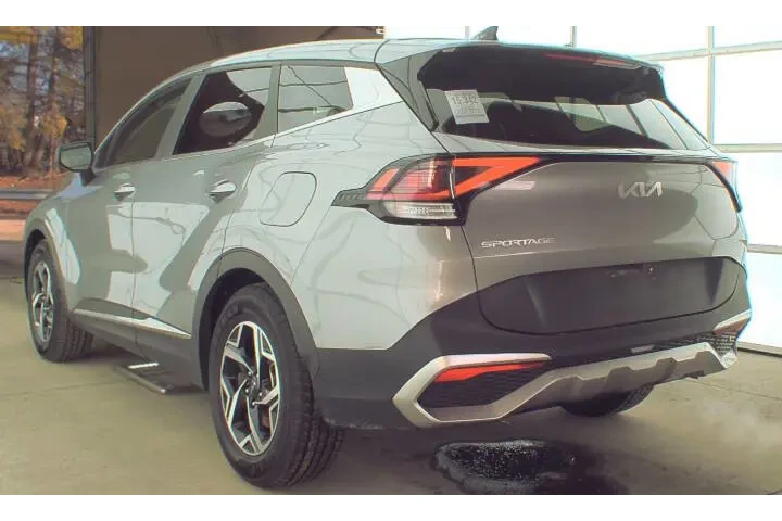 2023 Sportage LX image 4