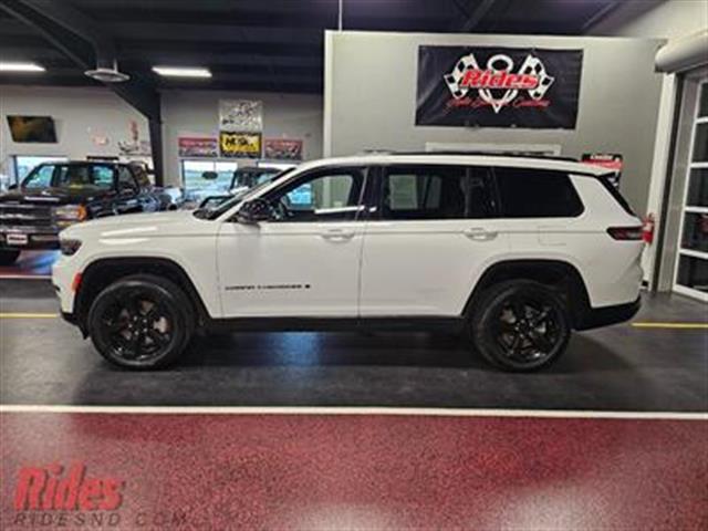 $38900 : 2023 Grand Cherokee L Altitud image 7