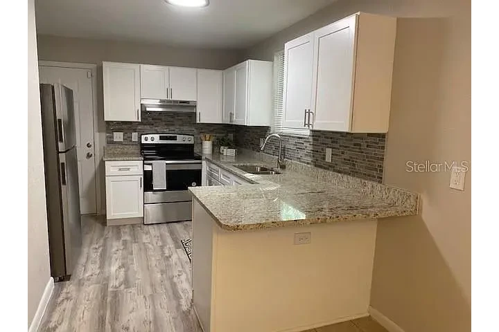 $900 : Fully renovated and furnished image 2