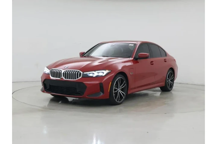 $33998 : BMW 3 Series 2023 330e 4dr S image 4