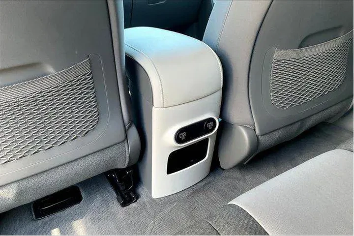 $16994 : Hyundai IONIQ 5 2022 SE 4dr image 10